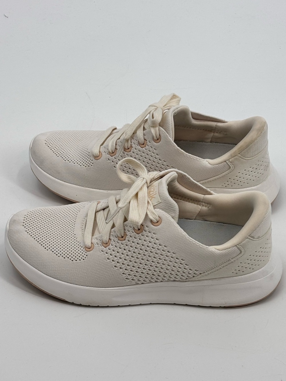 KIZIK Lima step in athletic Hands Free Sneaker walking shoes cream women 7 Wide